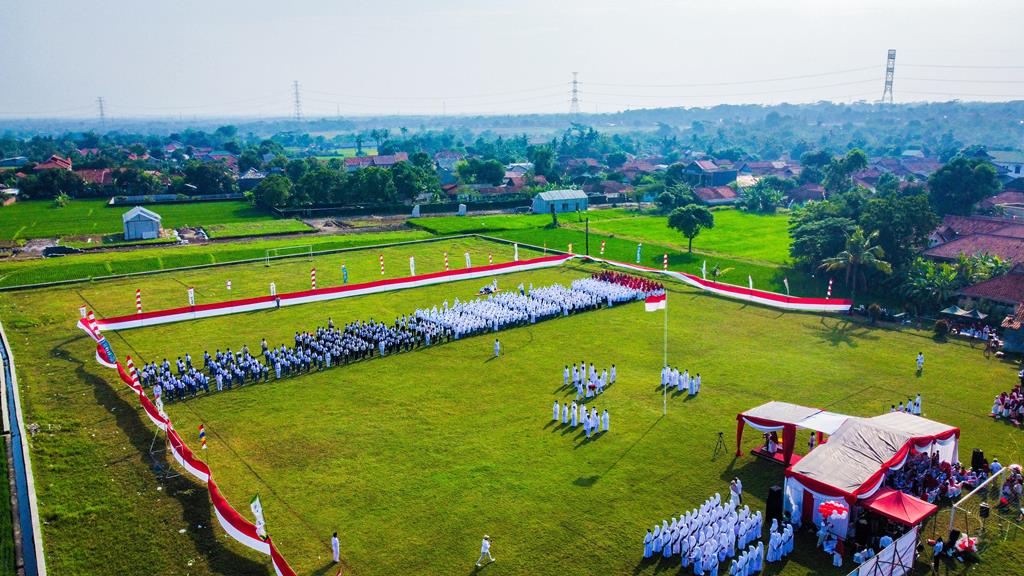 MEMAKNAI HARI KEMERDEKAAN, SANTRI PENJAGA NEGERI