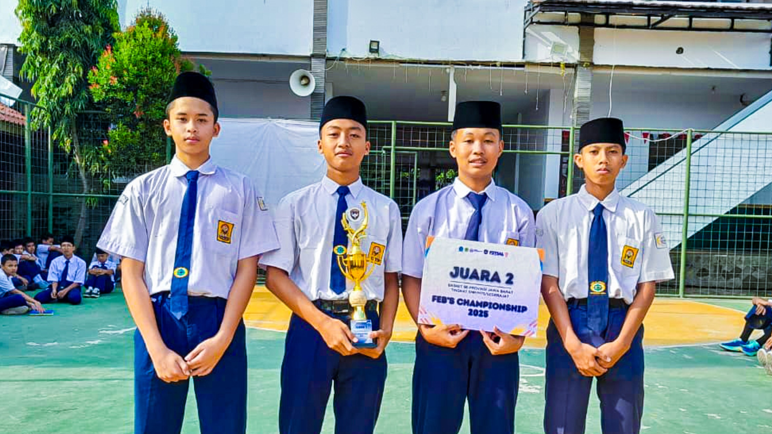 TIM BASKET AL-HIKMAH PUTRA RAIH JUARA 2 SE-JAWA BARAT